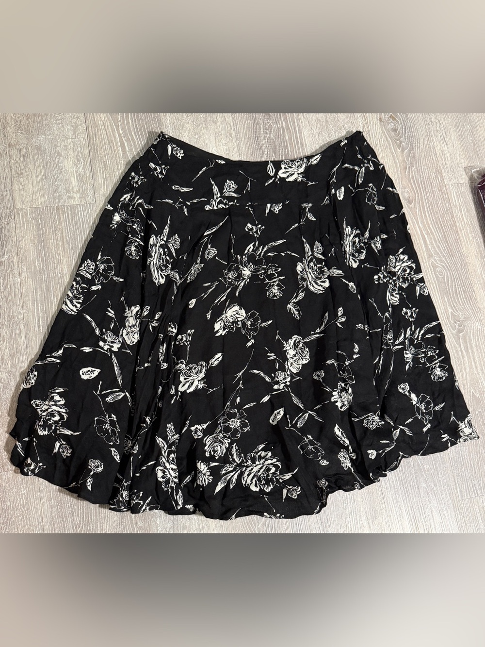 Vintage Jones New York Black & White Floral Midi Skirt - Size 16W